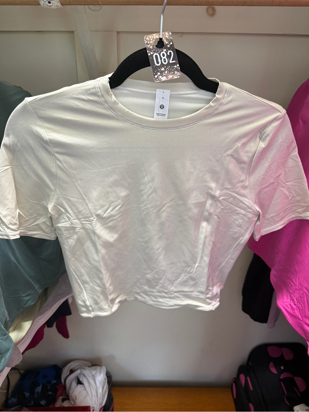 082 lululemon athletica wundermost White Cropped Crew Tee